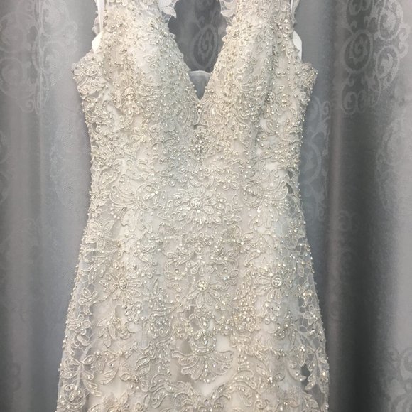 New Wedding Dress, Allure Couture Vintage Lace, BLING Small Size 8, Sexy Fitted - Picture 15 of 16